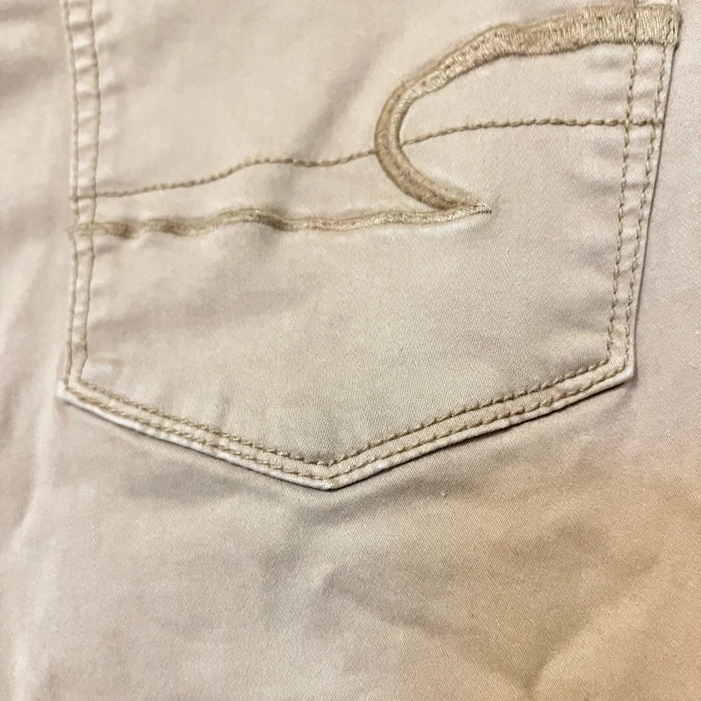 American Eagle Khaki Skinny Pants, size 4 - Picture 2 of 5